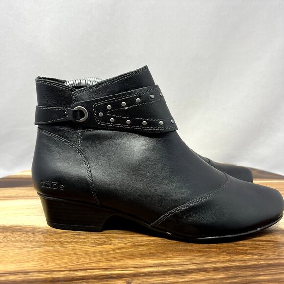 Taos Black Leather Studded Ankle Booties Ultimo Women's Size US 7 Side Zipper - Picture 1 of 8